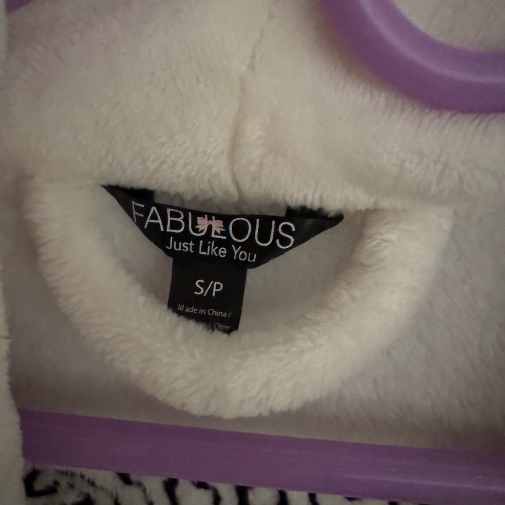White Fuzzy Robe - Picture 4 of 5